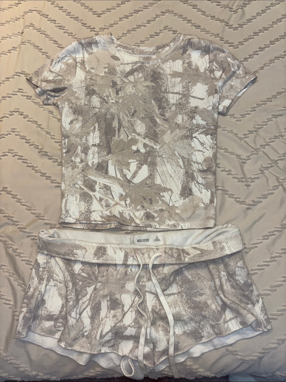 Hollister Beige & White Abstract-Print Crop Top Set